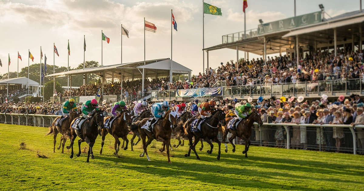 Spektakuläres internationales Pferderennen mit begeisterten Zuschauern